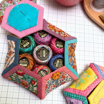 🔥LAST DAY 49% OFF - ✨DIY Hexagon Patchwork Flower Basket Sewing Template-with instruction