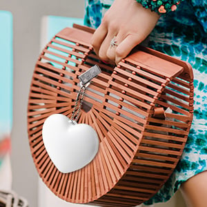 🔥Last 4 hours Sale: Save 50% -❤️Heart Sensor LED Handbag Light