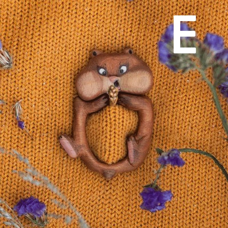 🐾Wooden Animal Brooches