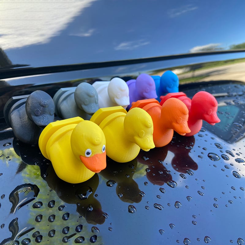 🚗💦 Meet the Ultimate Jeep Accessory: The Fun Middle Finger Spraying Duck! 🦆💥