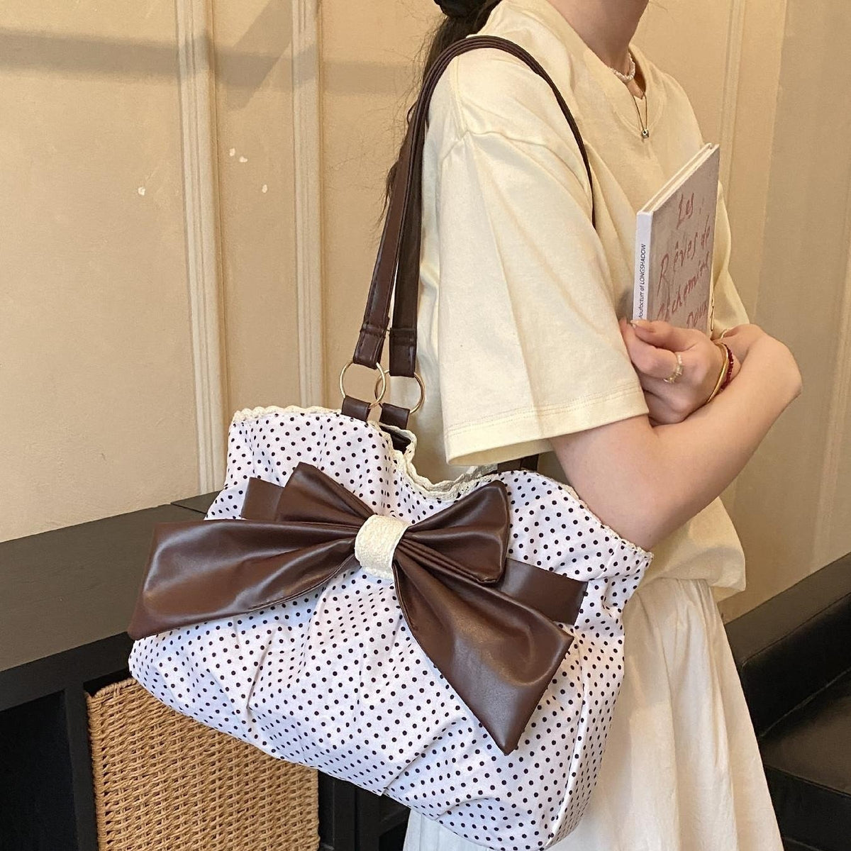 🔥Last Day 49% OFF - 🎀🖤 Trendy Polka-Dot Bow Tote Bag
