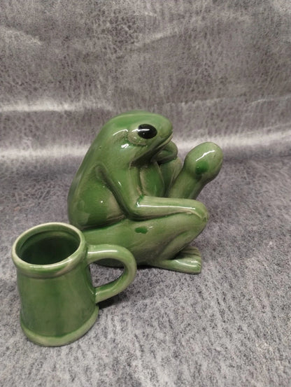 🔥Last Day 49% OFF - 🐸Antique Ceramic Naughty Frog Shot Glass Holder