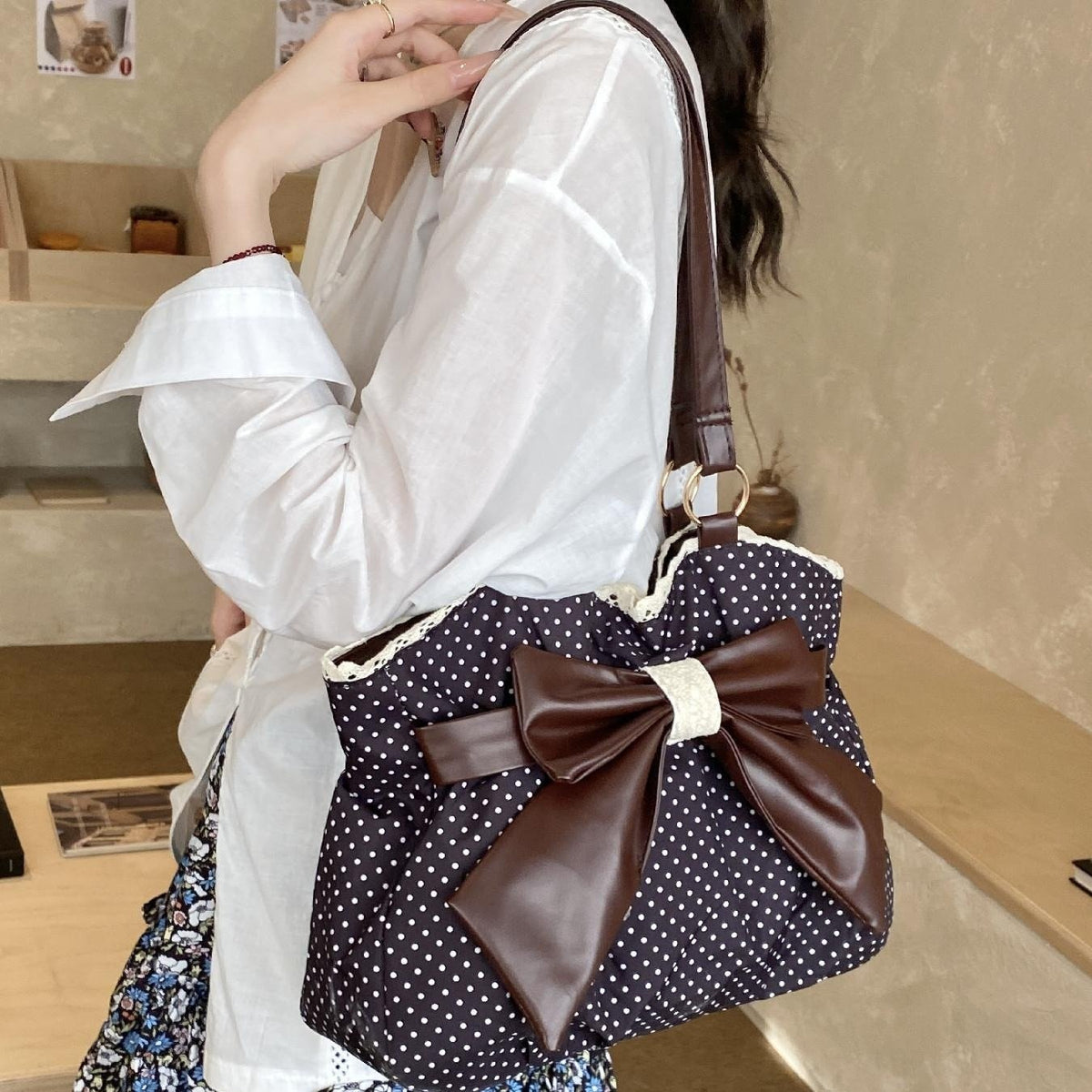 🔥Last Day 49% OFF - 🎀🖤 Trendy Polka-Dot Bow Tote Bag