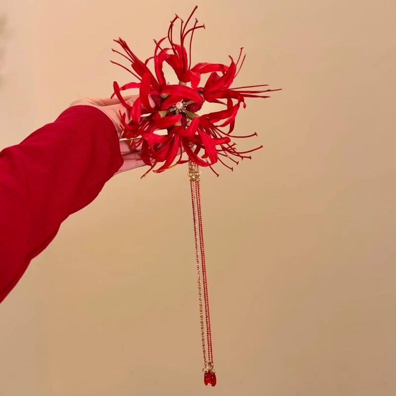 🔥Last Day 49% OFF - 🌹🔥Gothic Red Spider Lily Flower Hair Clips with Tassel