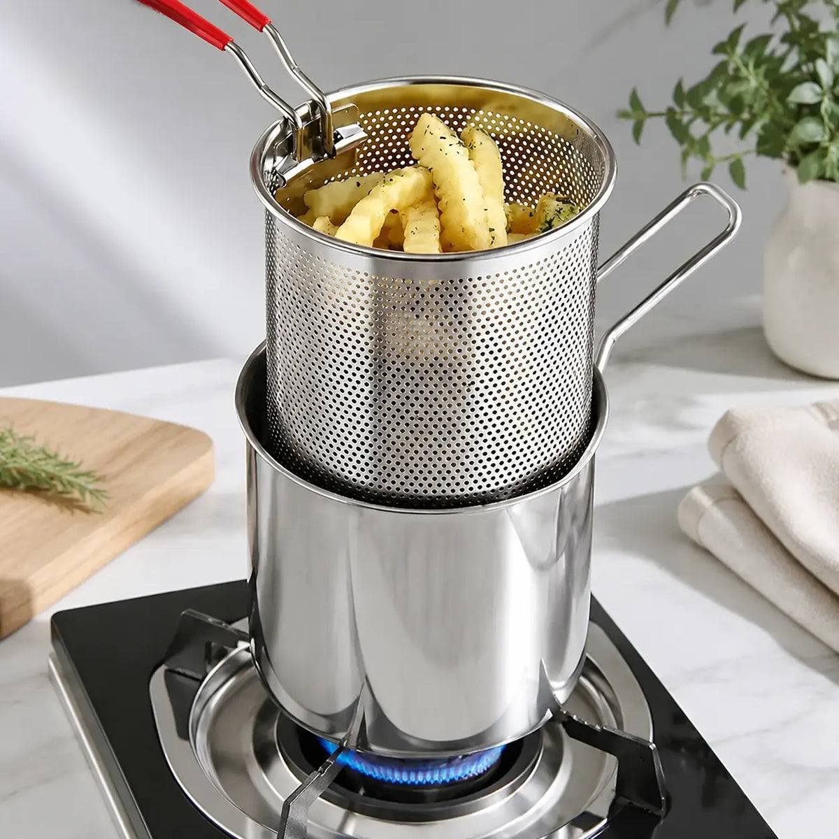 🔥Last Day 50% OFF - 🍟🏅🍟Personal Mini Deep Fryer Set – Stainless Steel Pot with Lift-Out Draining Basket & Food Tongs