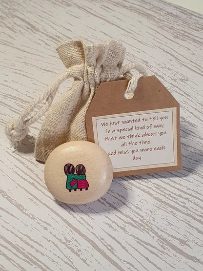 🔥LAST DAY 50% OFF - 🌲Warm wooden carvings - Hug stone🌲