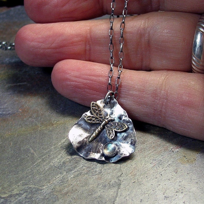⏰Historical Lowest Price: Save 49% -Vintage Dragonfly Shell Necklace
