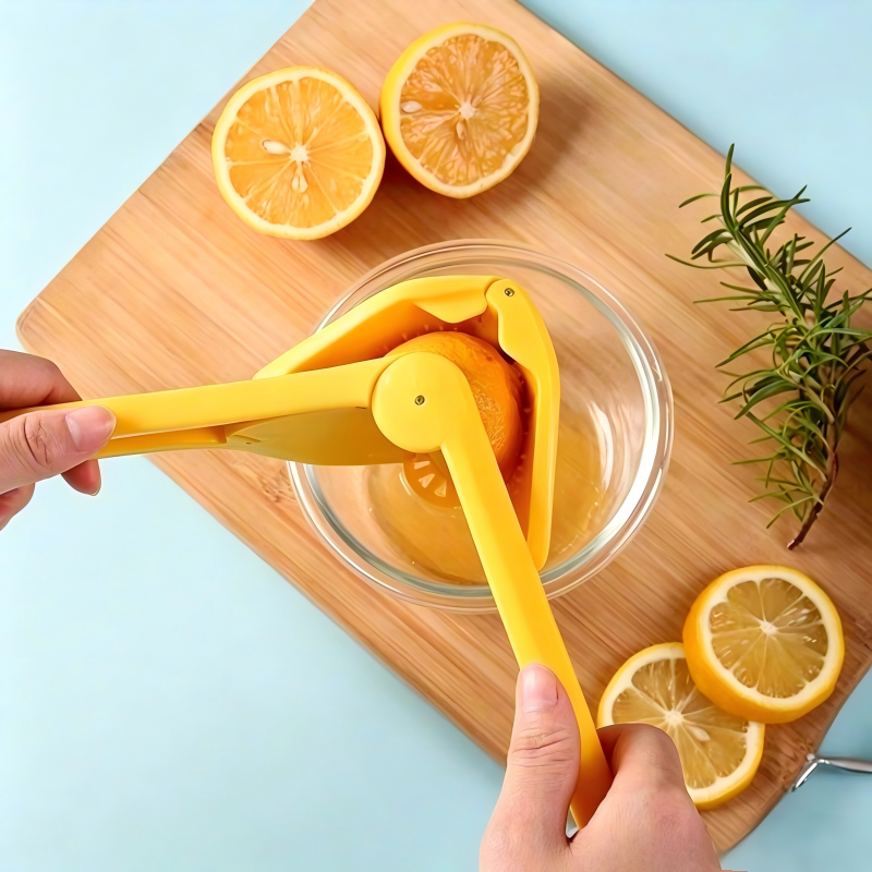 Handheld Fruit Juicer Press Lemon Citrus Squeezer with Strainer