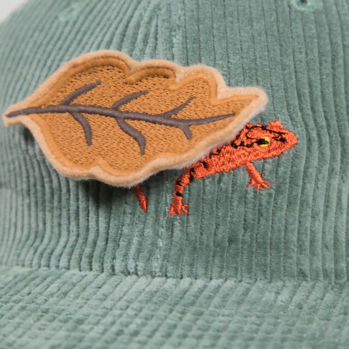 🔥Last Day 50% OFF🦎Peekaboo Salamander Corduroy Cap