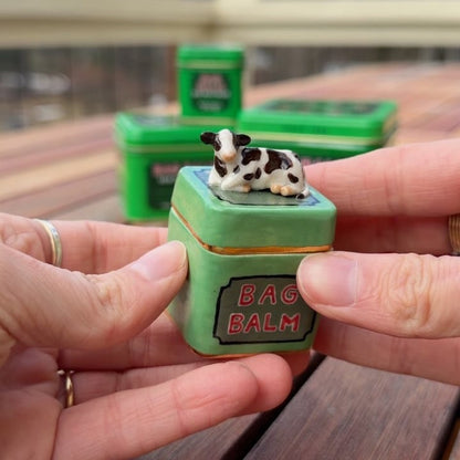 🐄 Mini Cow-Topped Ceramic Trinket Box – A Tiny, Adorable Collectible