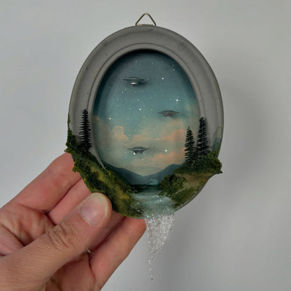 🔥LAST DAY 49% OFF - 👽🛸 Handmade UFO Diorama Art Sculpture