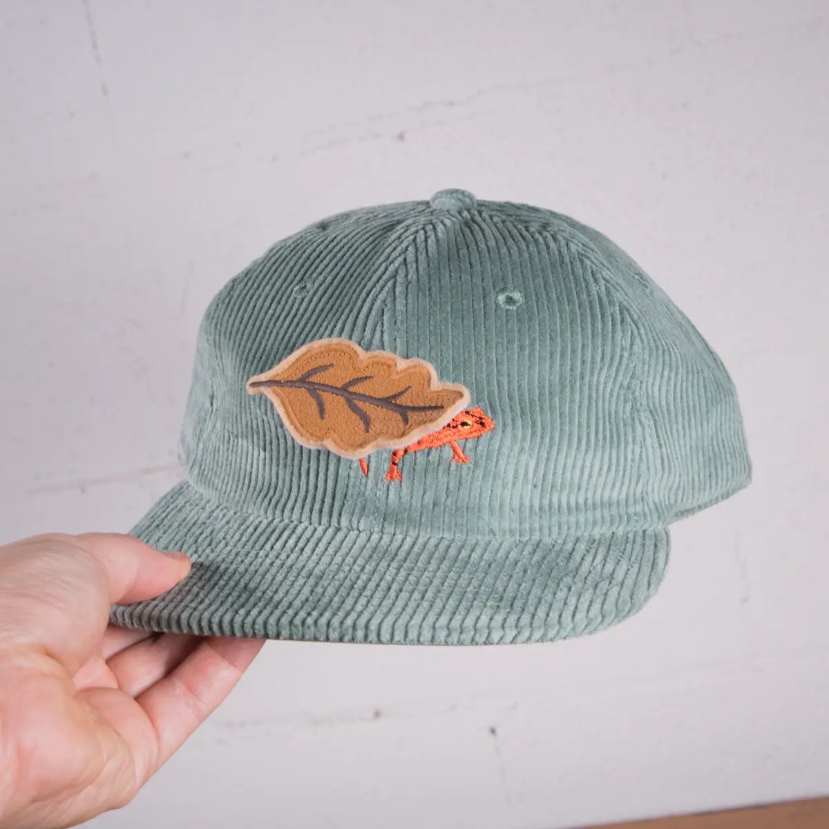 🔥Last Day 50% OFF🦎Peekaboo Salamander Corduroy Cap