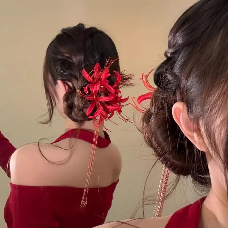 🔥Last Day 49% OFF - 🌹🔥Gothic Red Spider Lily Flower Hair Clips with Tassel