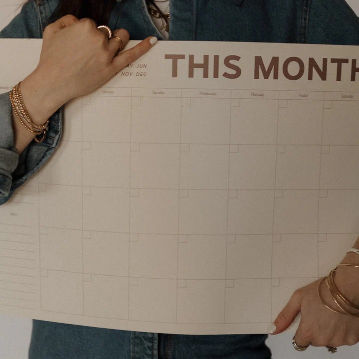 《Undated Large-Size Monthly Calendar 📅: 12 Tear-Away Pages to Ditch "Date Constraints" in Scheduling》